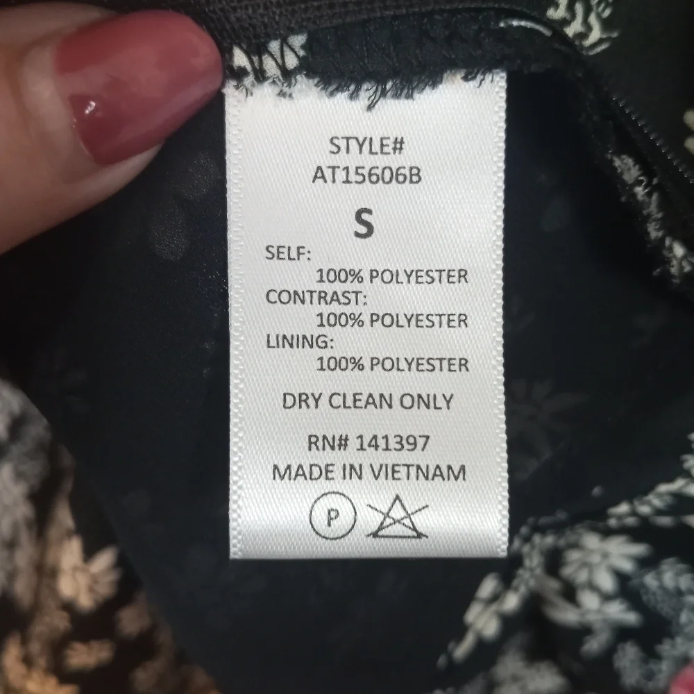 Astr The Label Floral Ditsy Shirred Puff Sleeve Blouse Top Black White Size Sm.